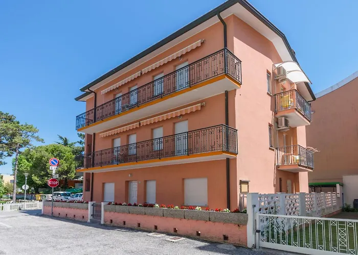 Modern By The 比比翁